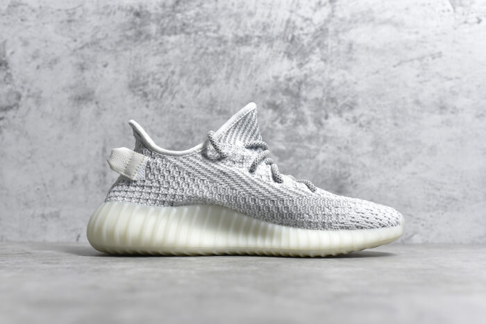 Yeezy Boost 350 V2 Cloud White (Reflective) crossreps