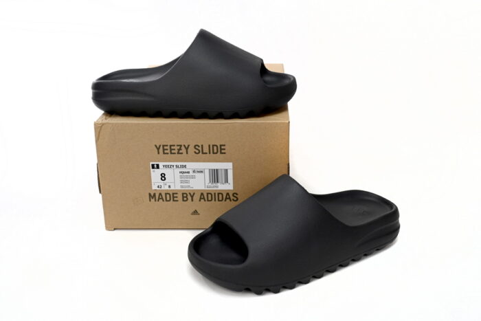 Yeezy Slides ‘Onyx’ (Matte Upper) crossreps