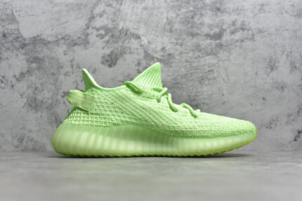 Yeezy Boost 350 V2 Glow crossreps