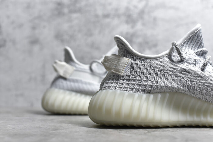 Yeezy Boost 350 V2 Cloud White (Reflective) crossreps