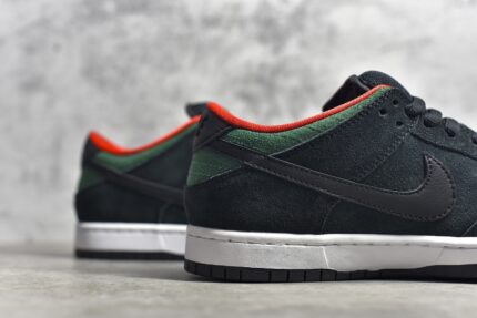 Dunk SB Low Reptile Gucci 304292-055 crossreps