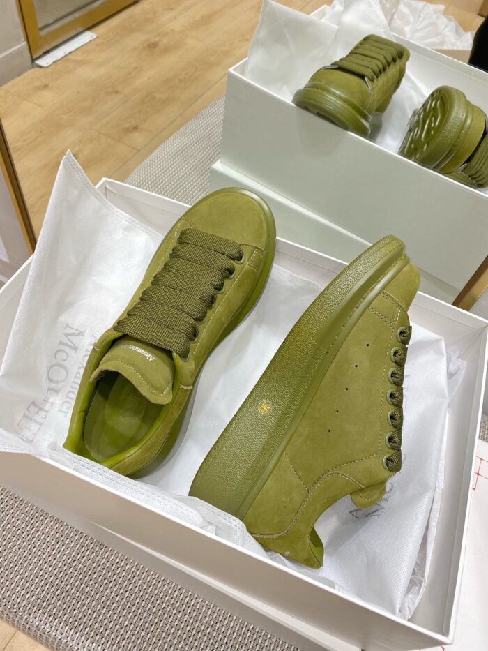 Alexander McQueen Oversized Sole Sneaker Green crossreps