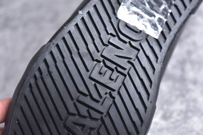 Balenciaga Paris Low Top Sneaker In Black crossreps