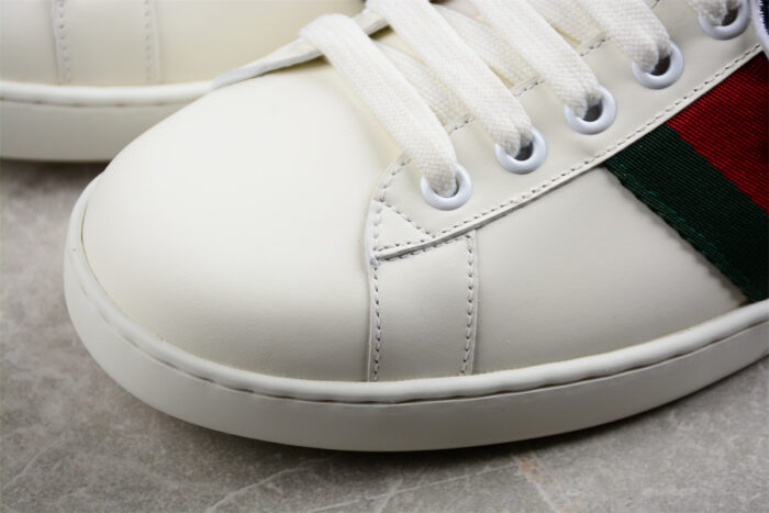 Gucci White Leather Sneakers with Donald Duck Embroidery and Web Stripe crossreps