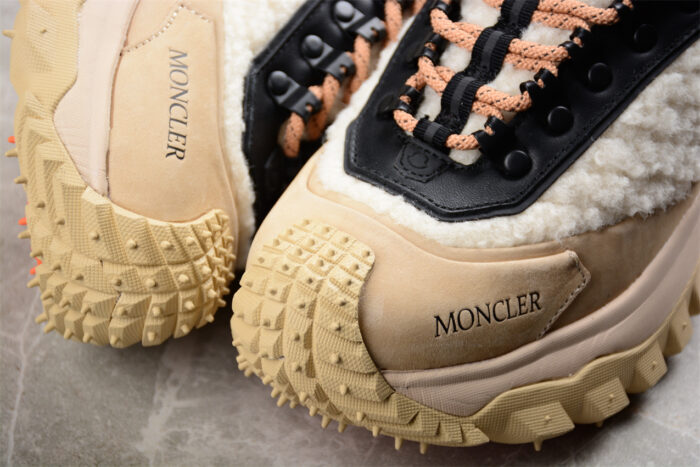 Moncler Trailgrip GTX - Beige and Black crossreps