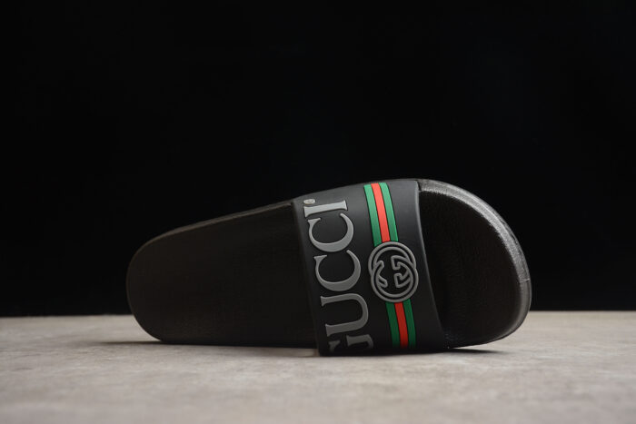 Gucci GG Slide Sandals - Black crossreps