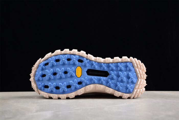 Moncler Trailgrip GTX - Beige and Blue crossreps