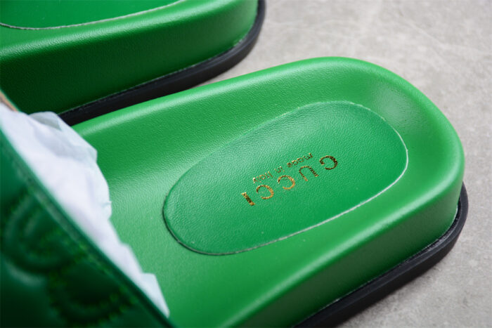 Gucci Green Leather Slide Sandals with Embossed Logo crossreps