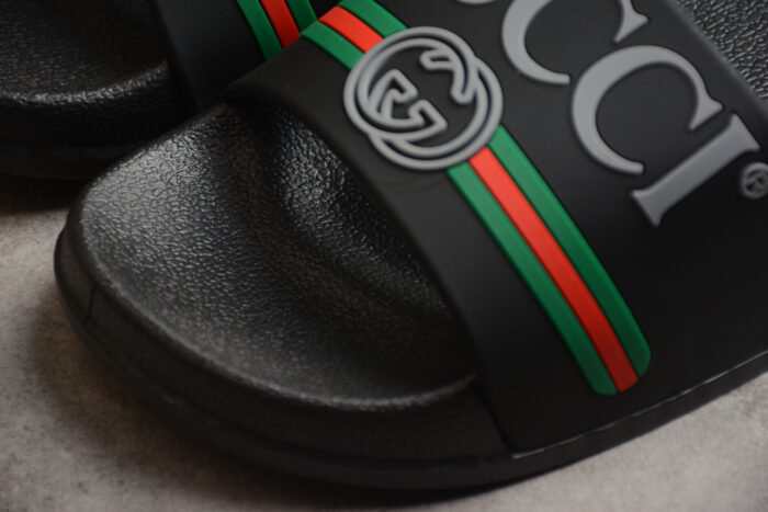 Gucci GG Slide Sandals - Black crossreps