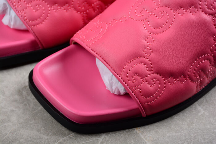 Gucci Pink Leather Slide Sandals with Embossed Logo crossreps