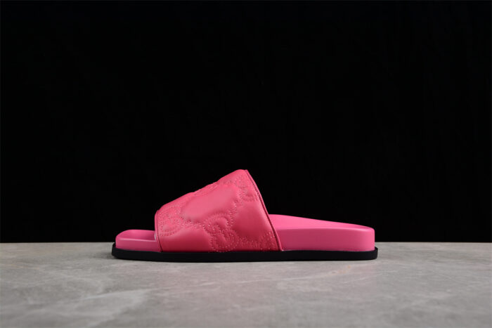 Gucci Pink Leather Slide Sandals with Embossed Logo crossreps