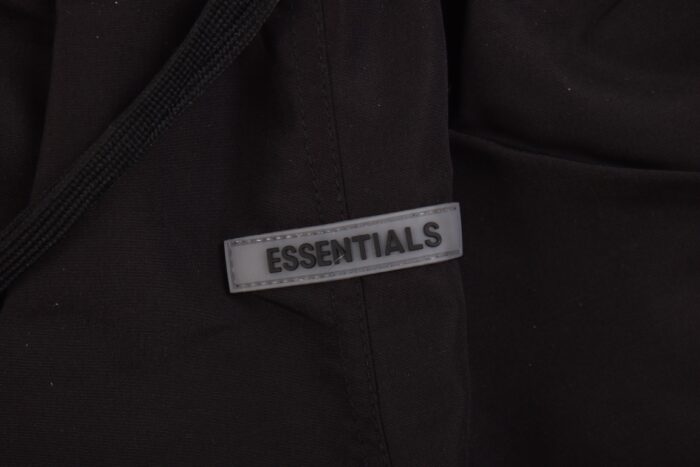 Essentials High Street 3M Reflective Logo Short crossreps