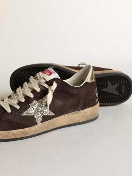 Sneaker Ball Star in suede marrone con stella in glitter platino e linguetta in nylon bianco crossreps