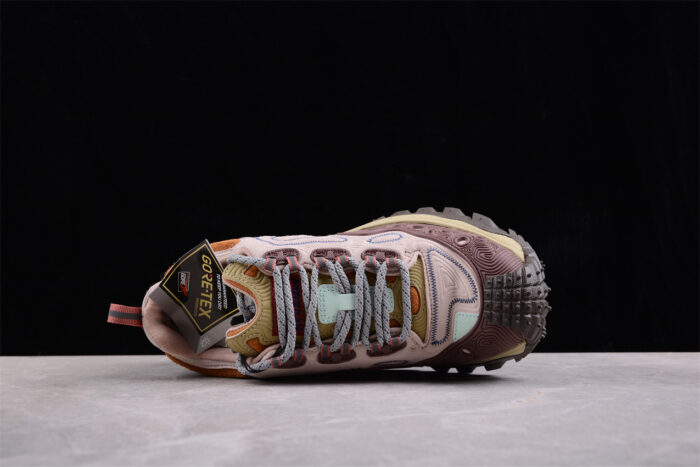 Moncler Trailgrip Lace-Up Sneakers in Multicolor with Vibram Sole crossreps