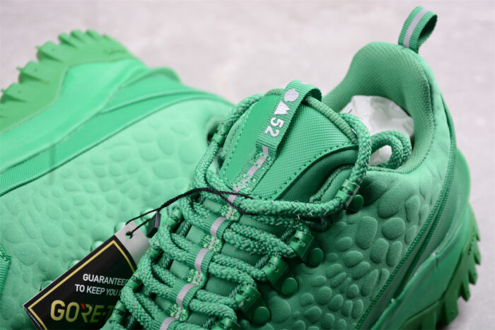 Moncler 1952 Trailgrip Sneakers in Green crossreps