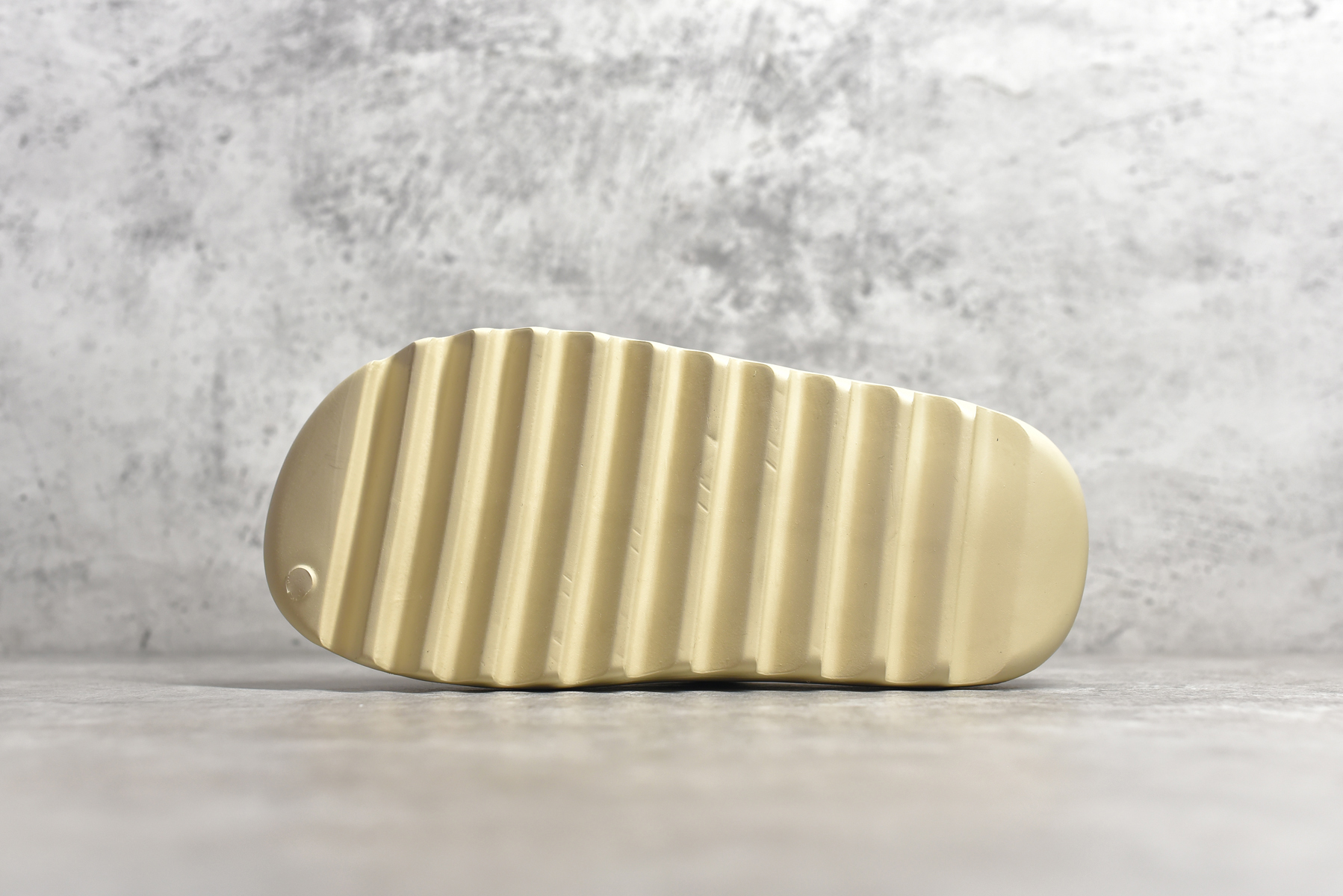 Yeezy Slide Bone (2019)