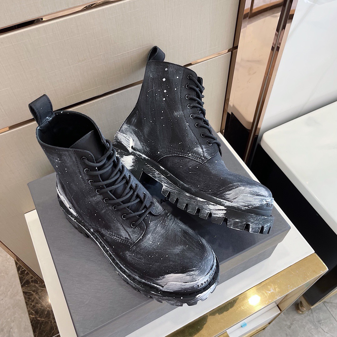 Balenciaga MEN'S STRIKE LACE-UP BOOT