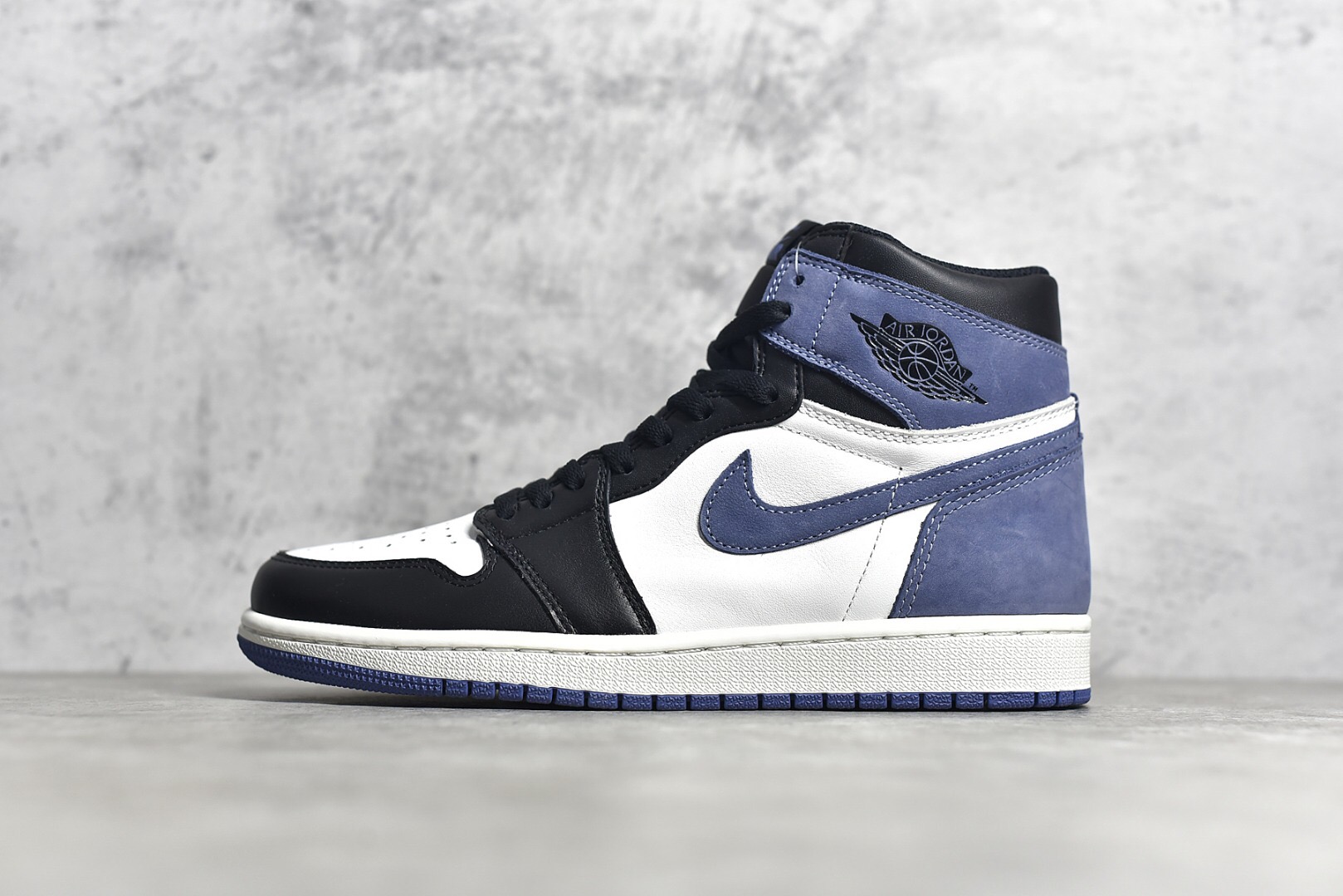 Air Jordan 1 Retro High Blue Moon