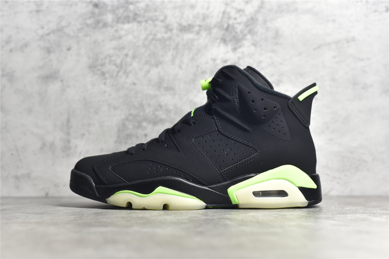 Jorden 6 Retro “Electric Green”