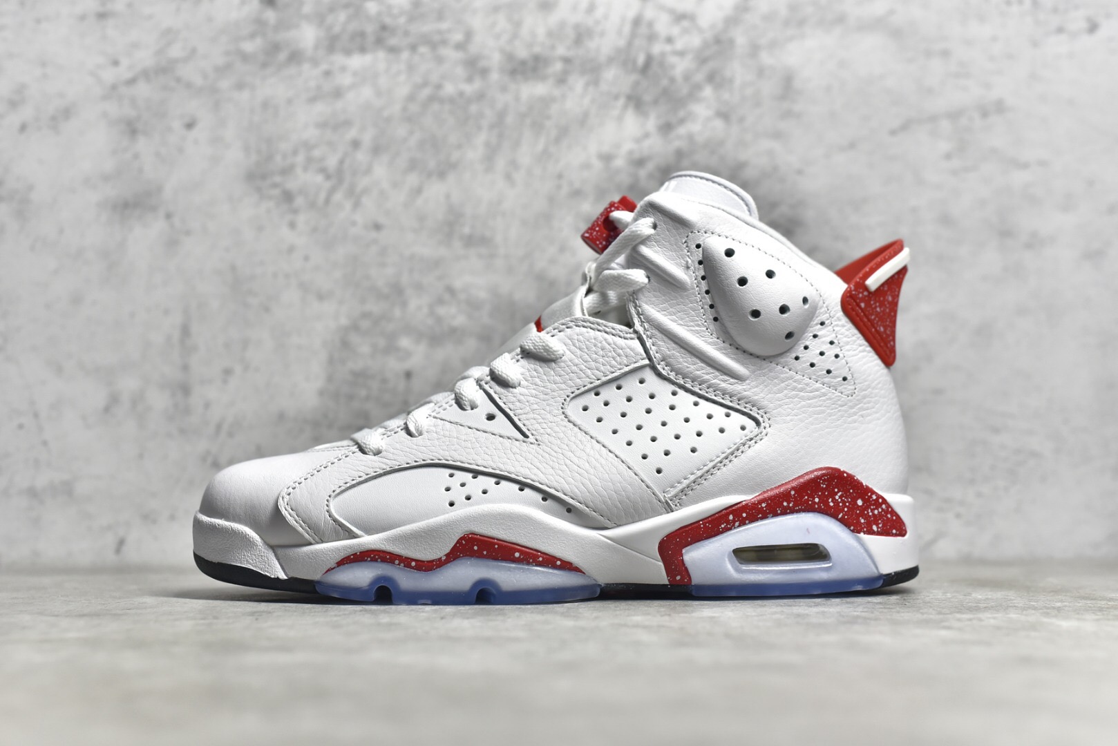 Jorden 6 Retro Red Oreo