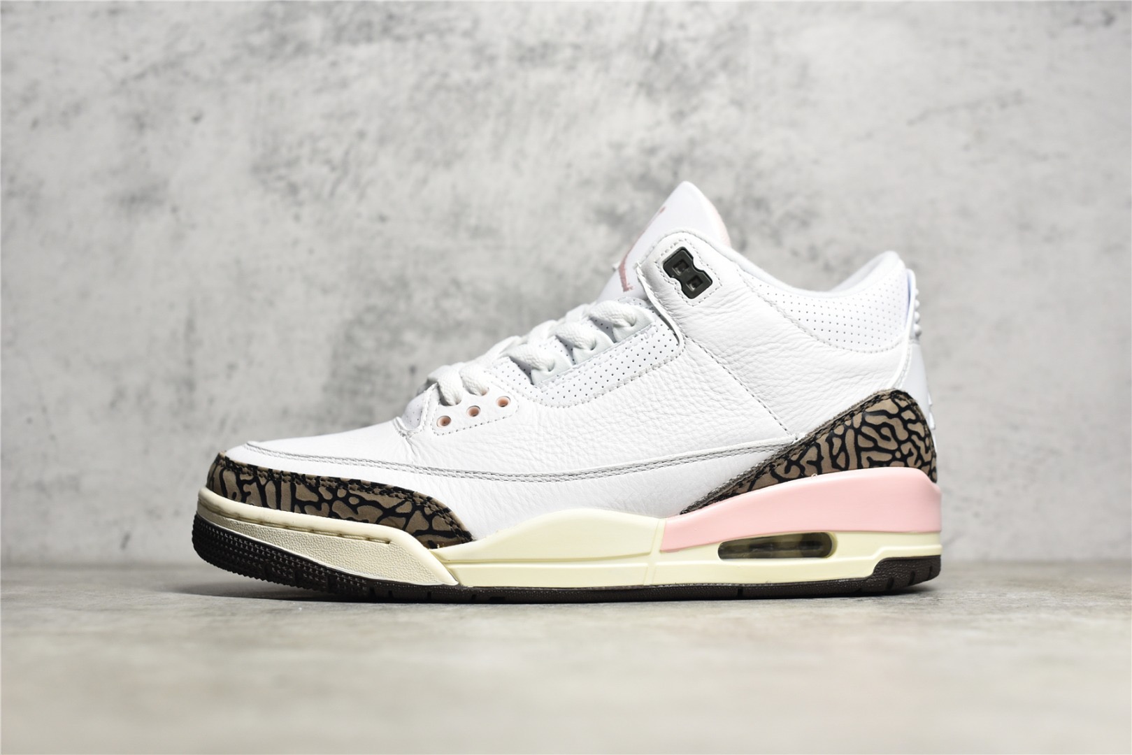 Jordan 3 Retro Atmosphere