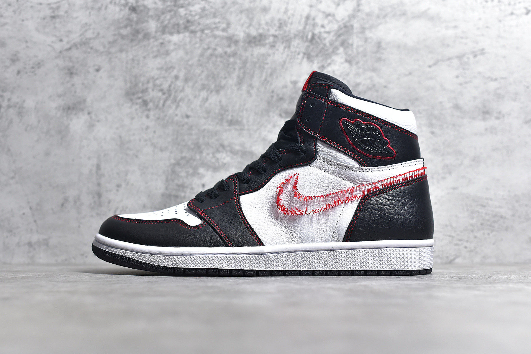 Air Jordan 1 OG Defiant