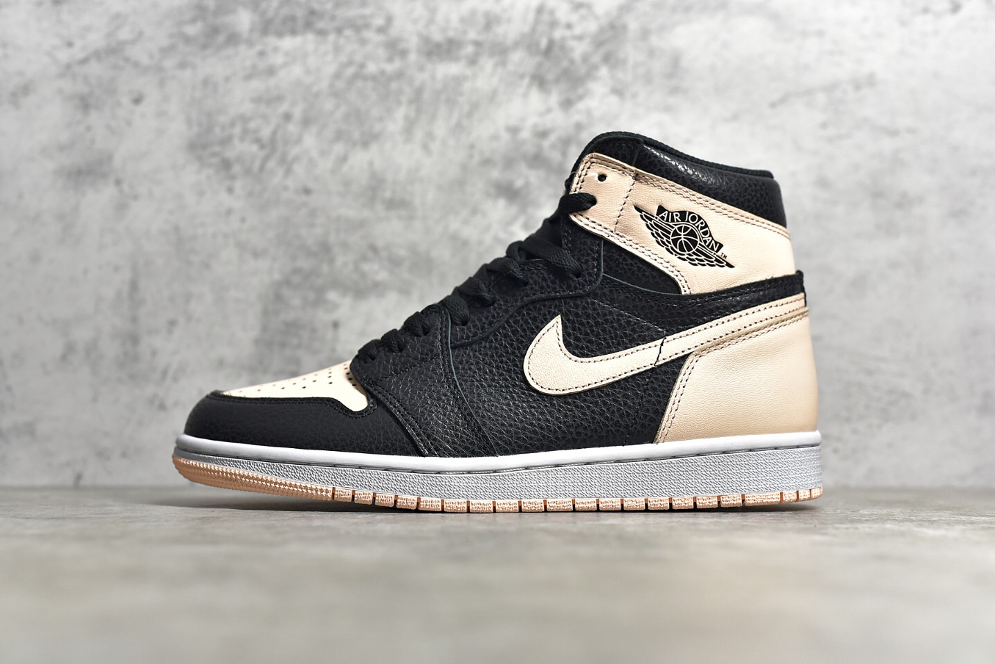 Air Jordan 1 Black Crimson Tint