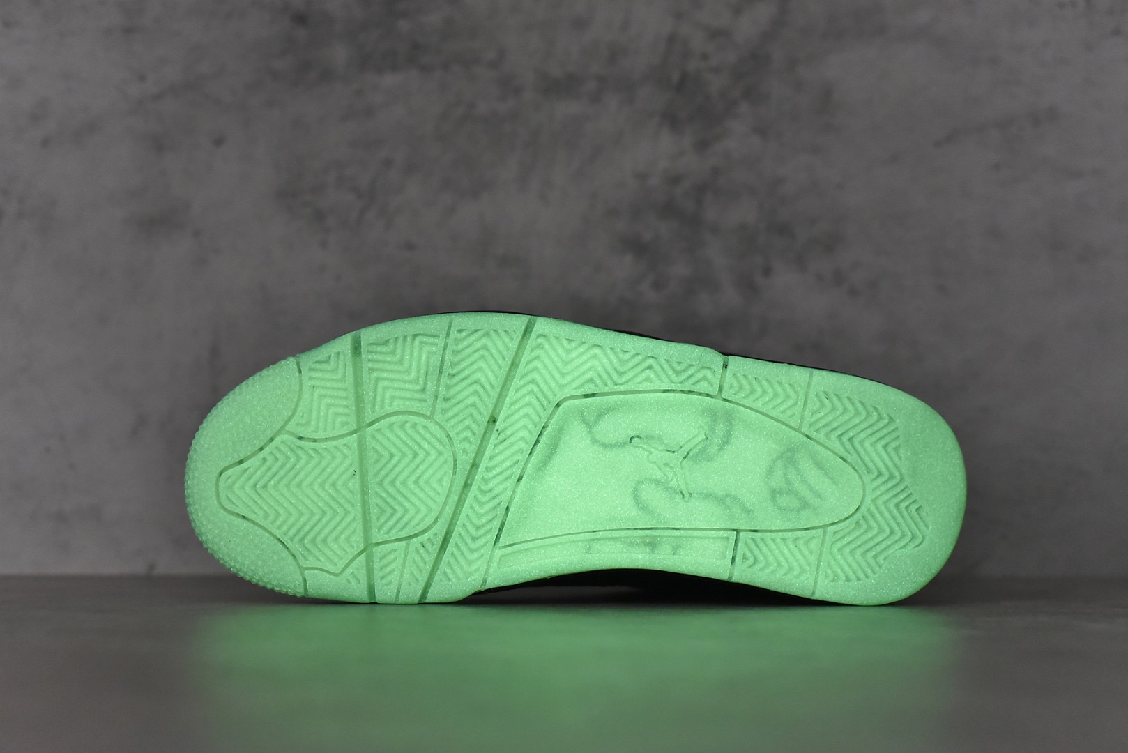 Air Jordan 4 Retro Kaws Black