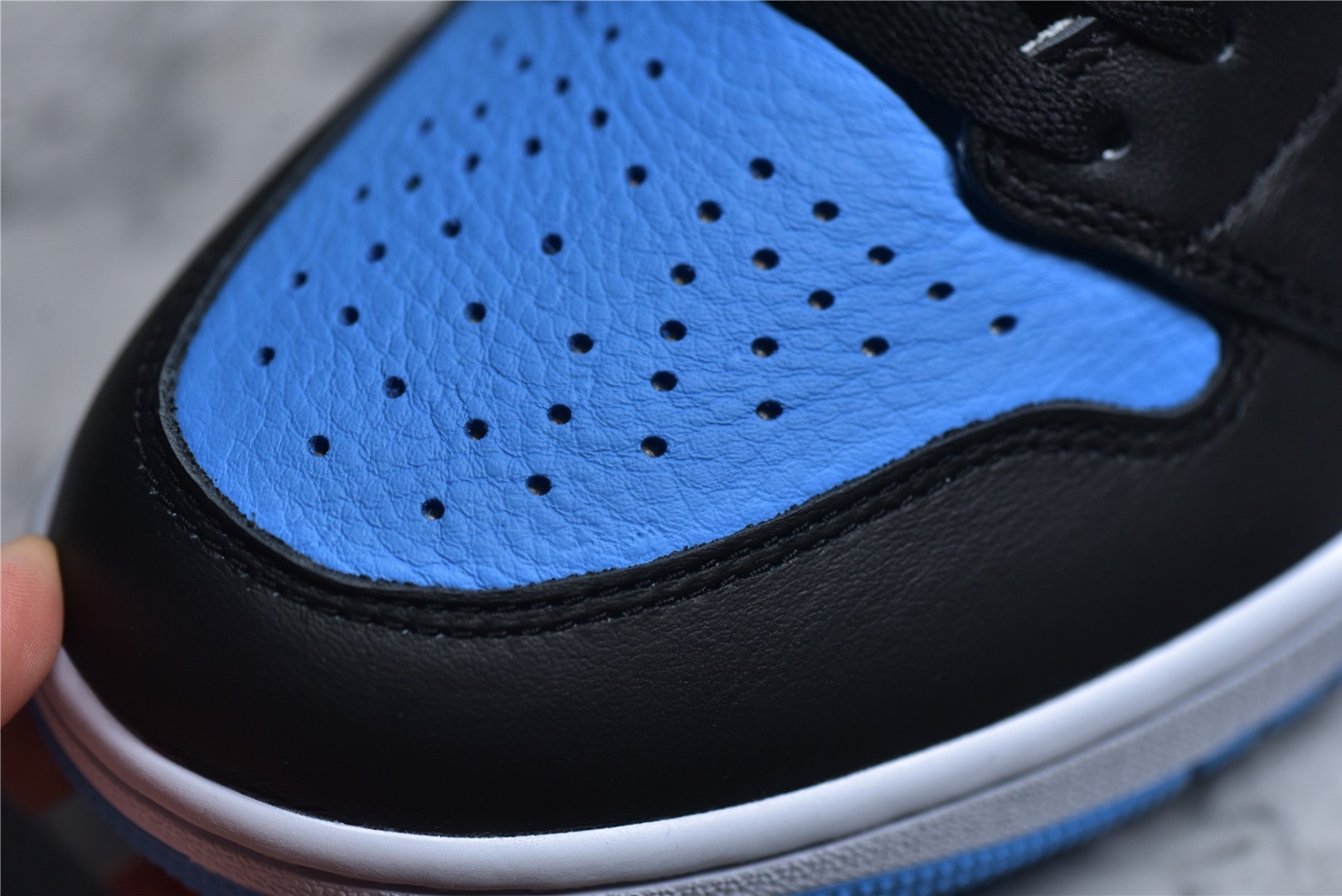 Jordan 1 Retro High OG 'University Blue'