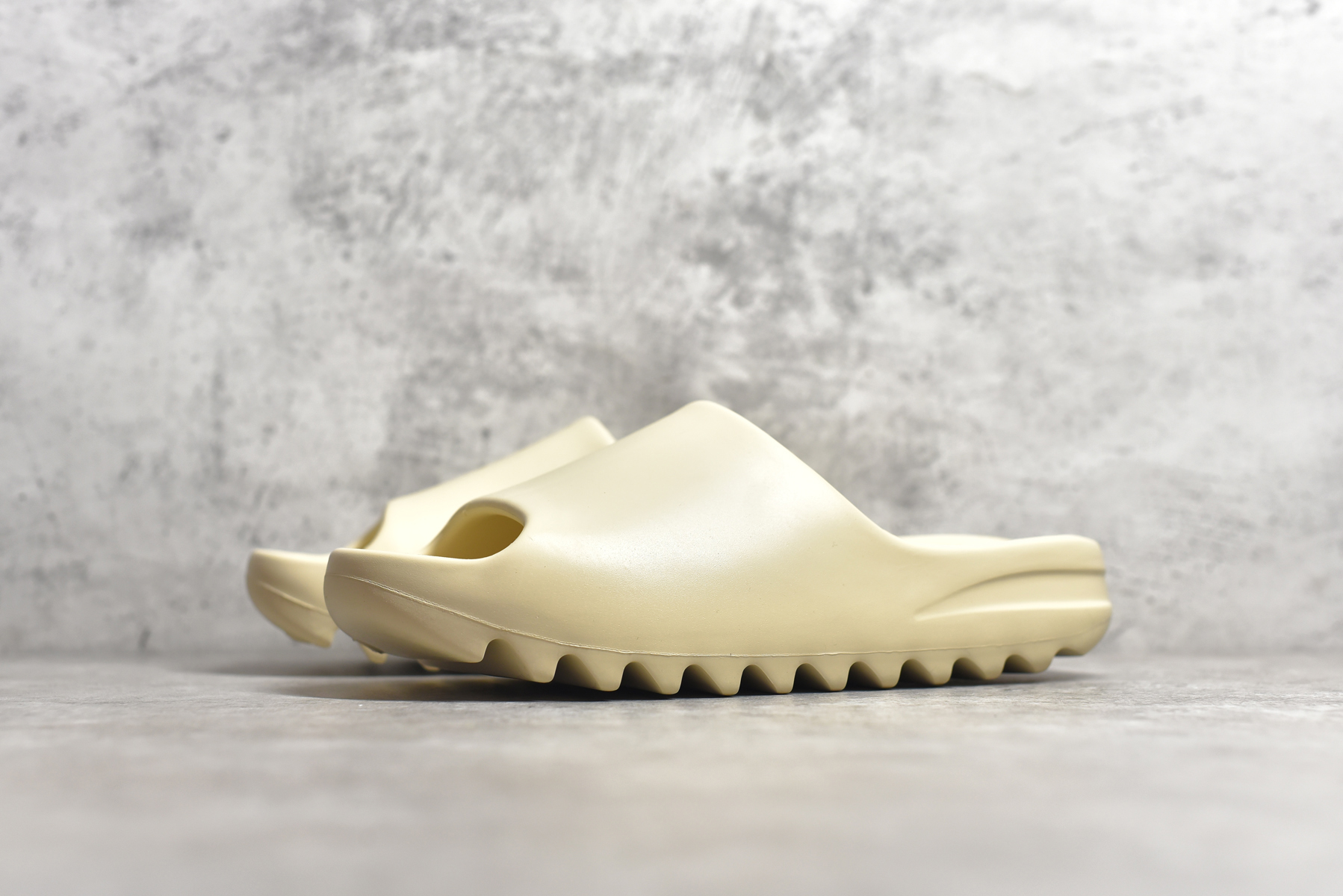 Yeezy Slide Bone (2019)