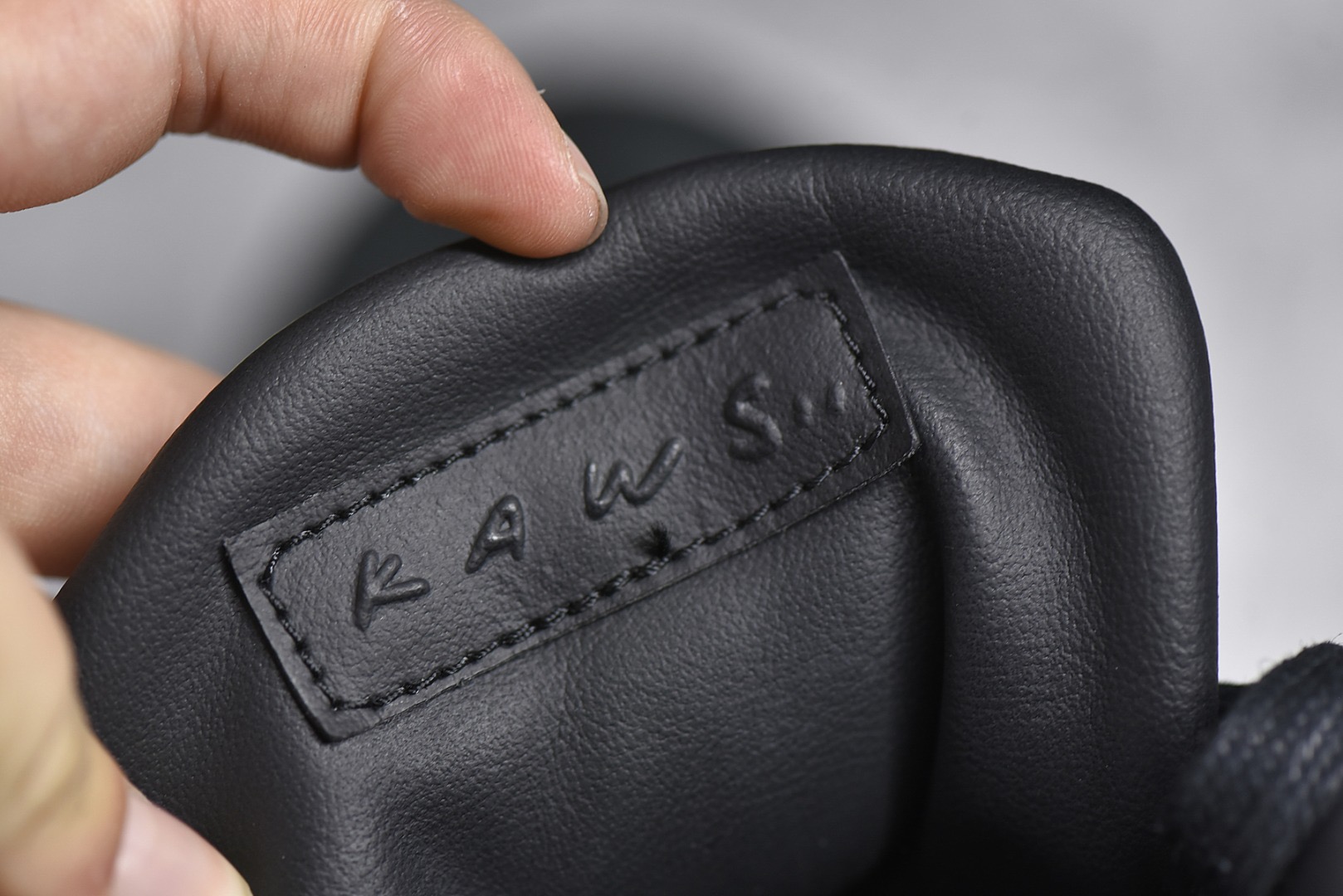 Air Jordan 4 Retro Kaws Black