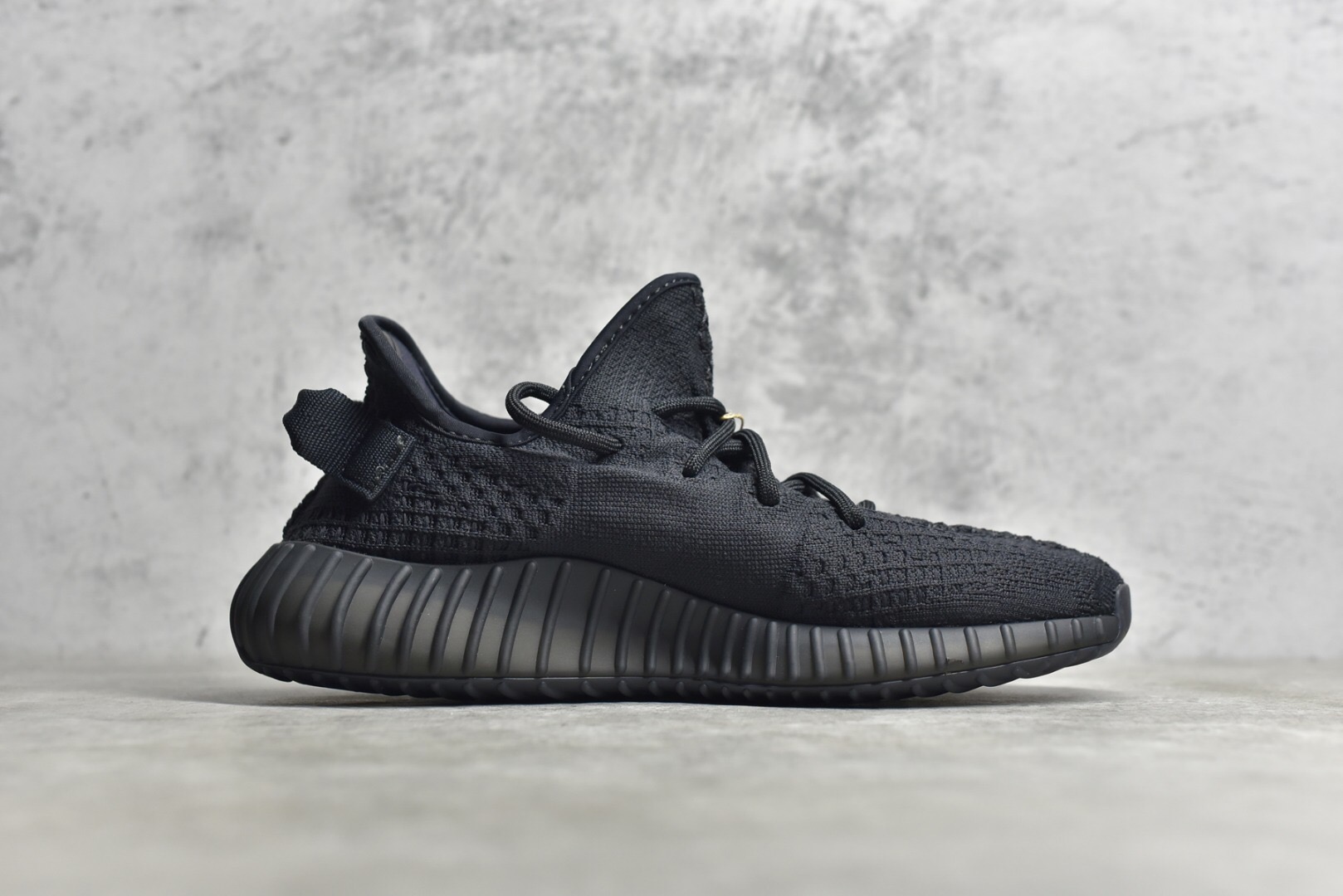 Yeez 350 V2 Onyx