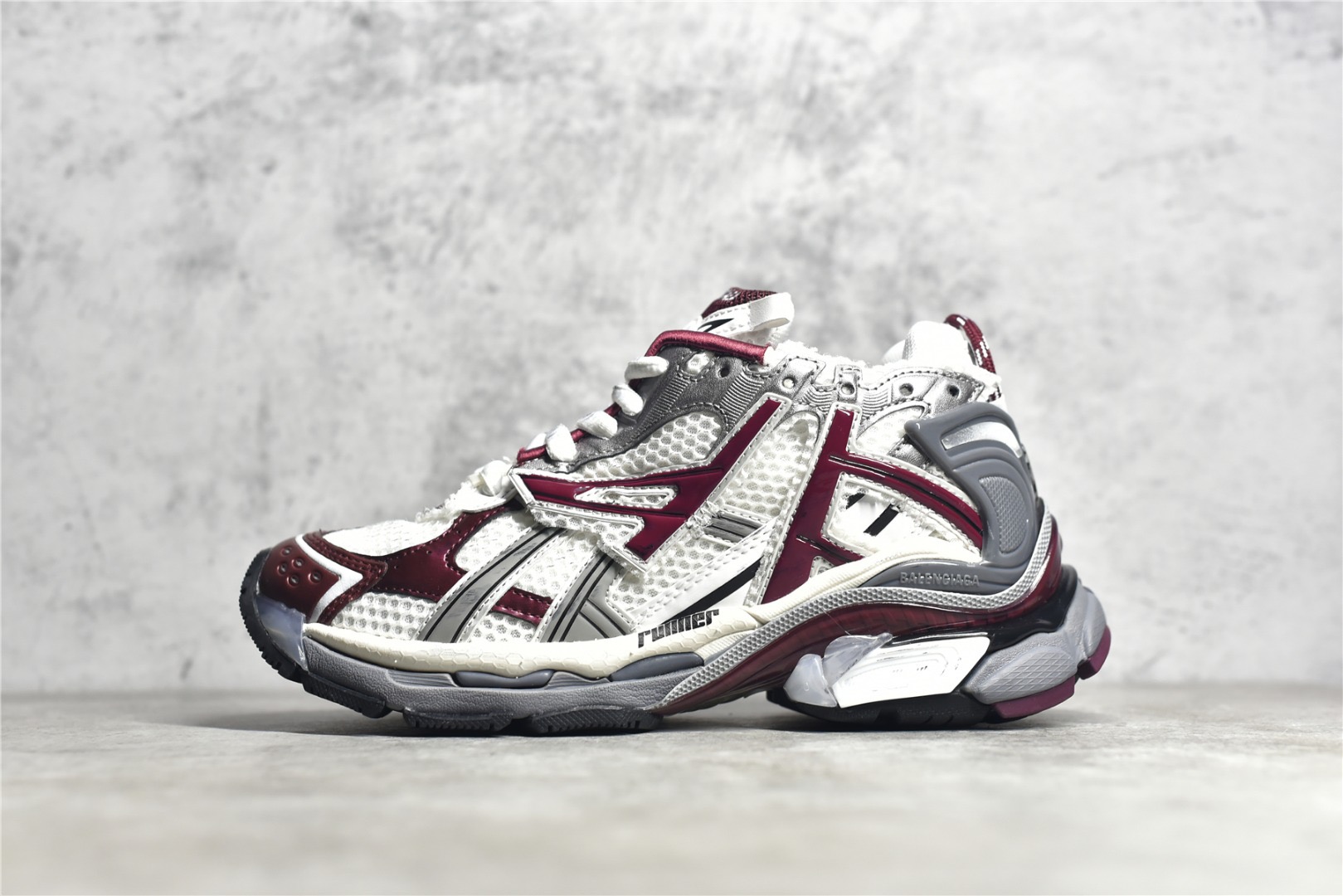 Balenciaga RUNNER SNEAKER IN BURGUNDY
