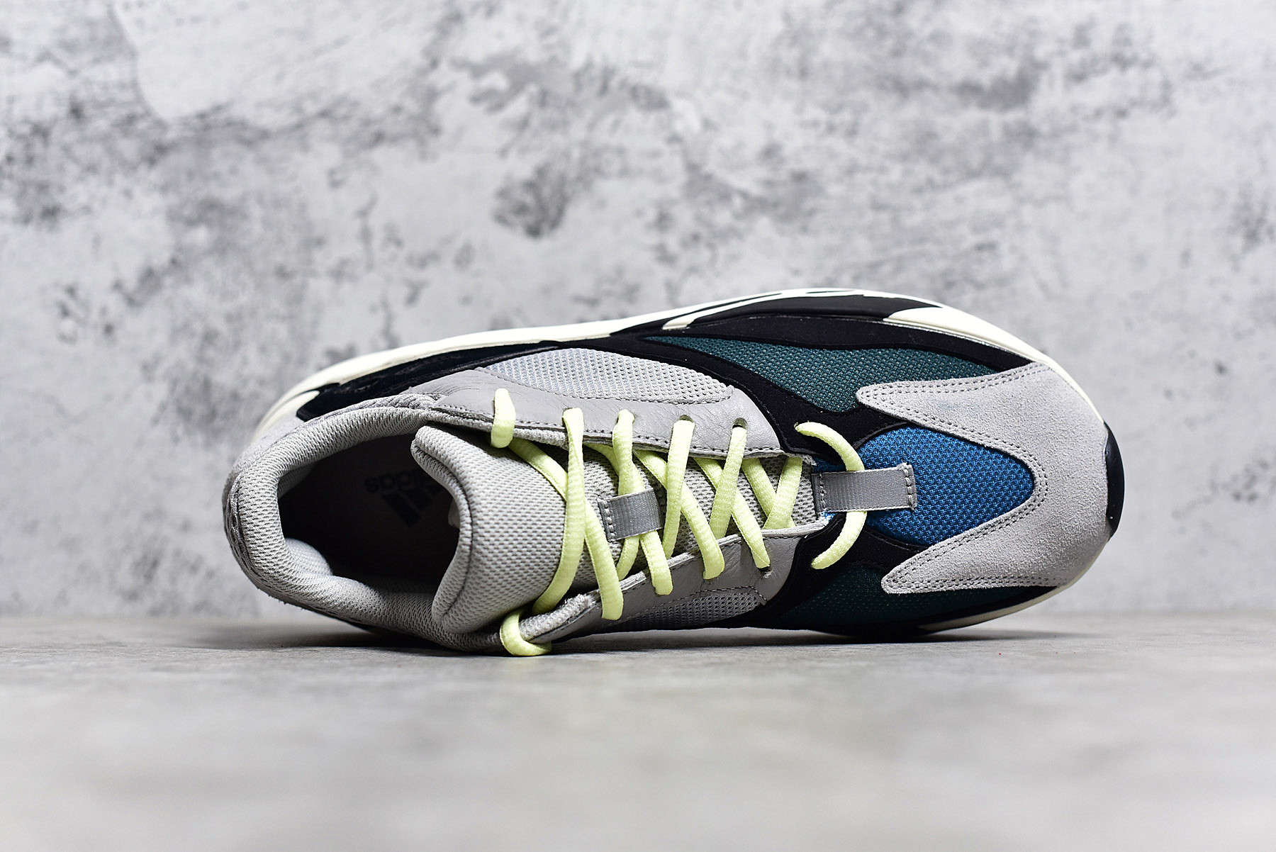 YEEZY 700 “WAVE RUNNER”