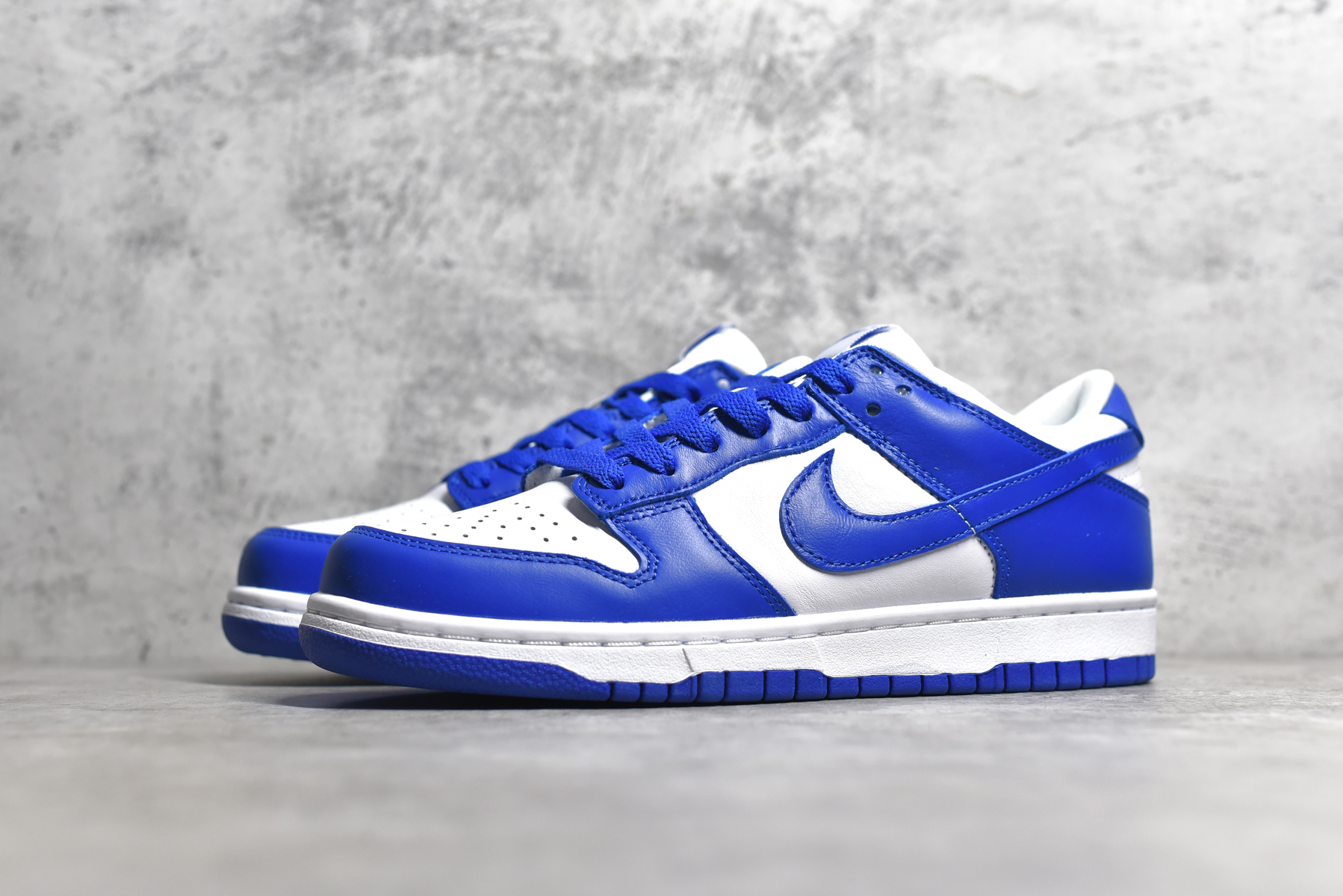 Dunk Low SP Kentucky CU1726-100