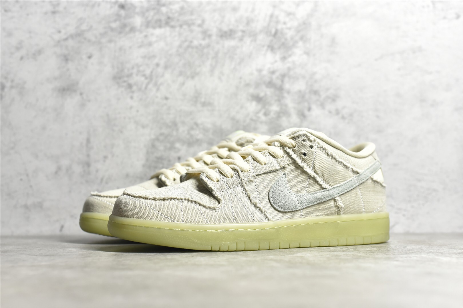 SB Dunk Low Mummy DM0774-111