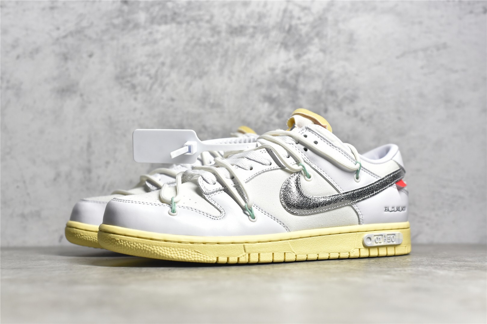 Dunk Low Off-Wh1te Lot 1 DM1602-127