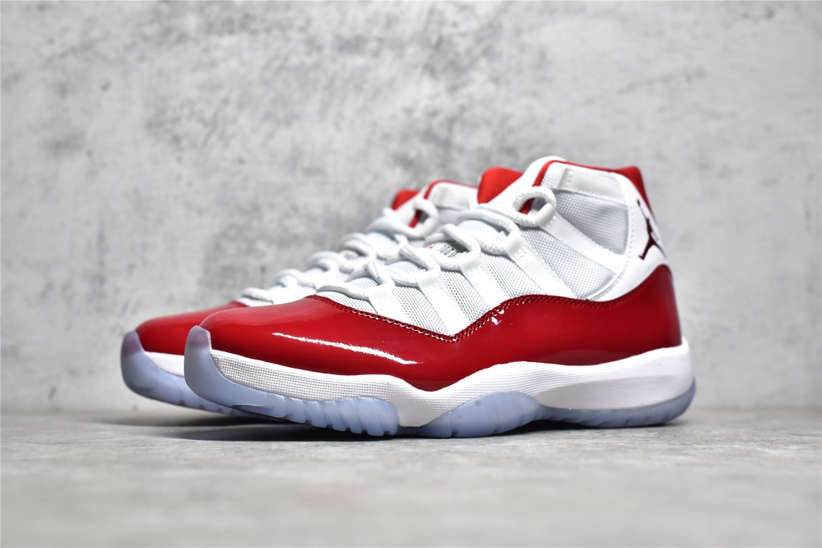 Air Jordan 11 Cherry (2022)
