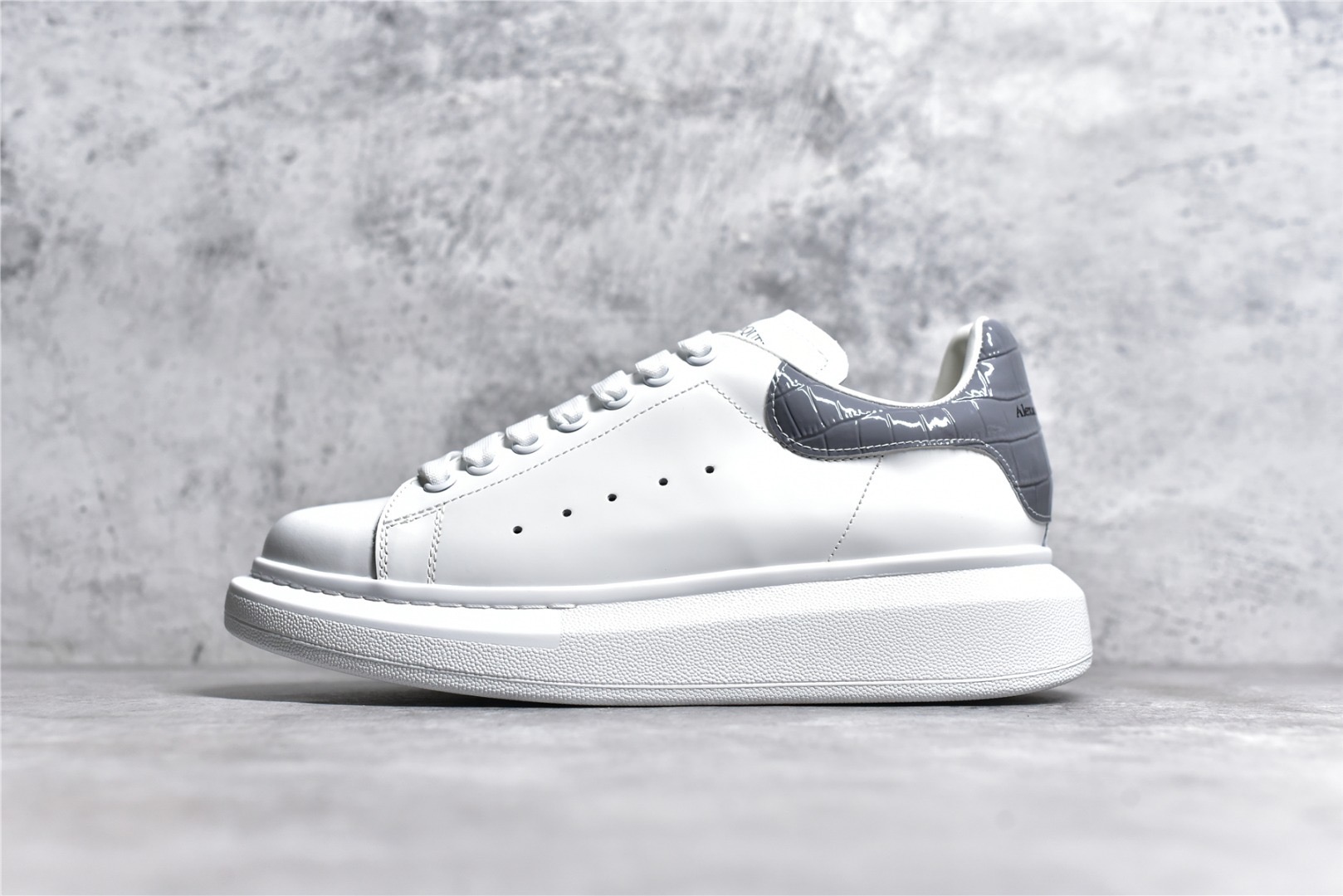 Alexander McQueen Oversized Sneaker Patent Grey