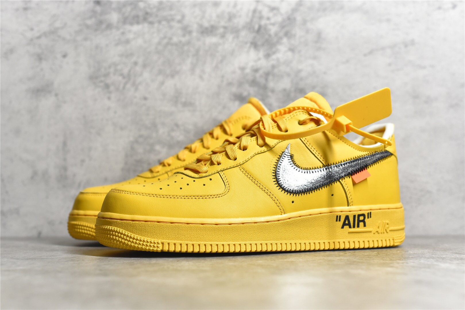 Air Force 1 Low OF*-WHITE University Gold Metallic Silver DD1876-700