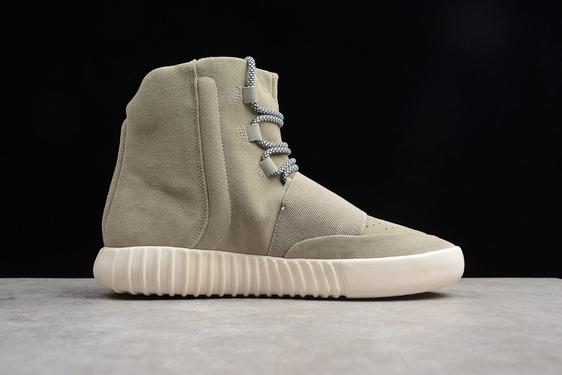 Yeezy Boost 750 OG Light Brown