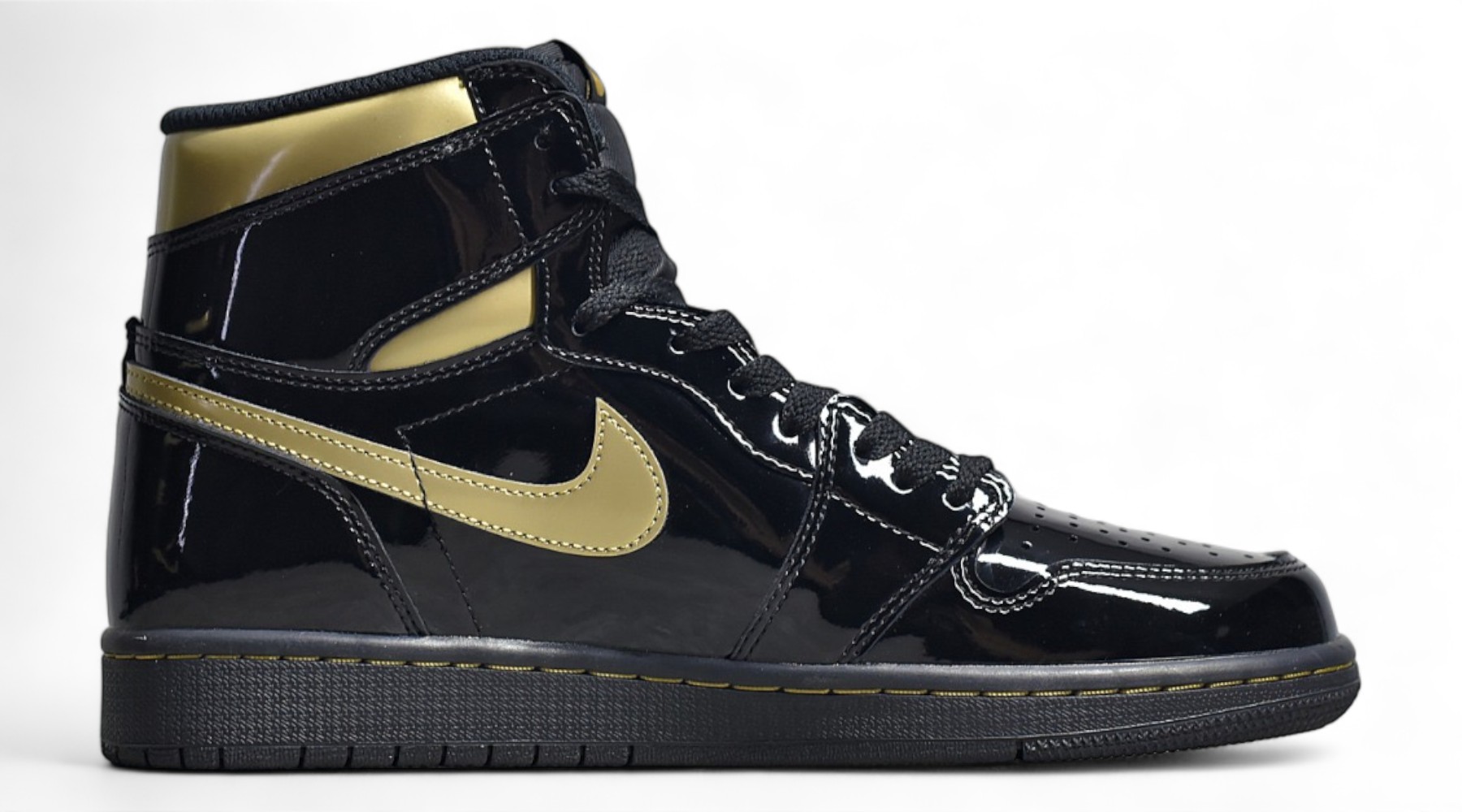 Jordan 1 Retro High Black Metallic Gold