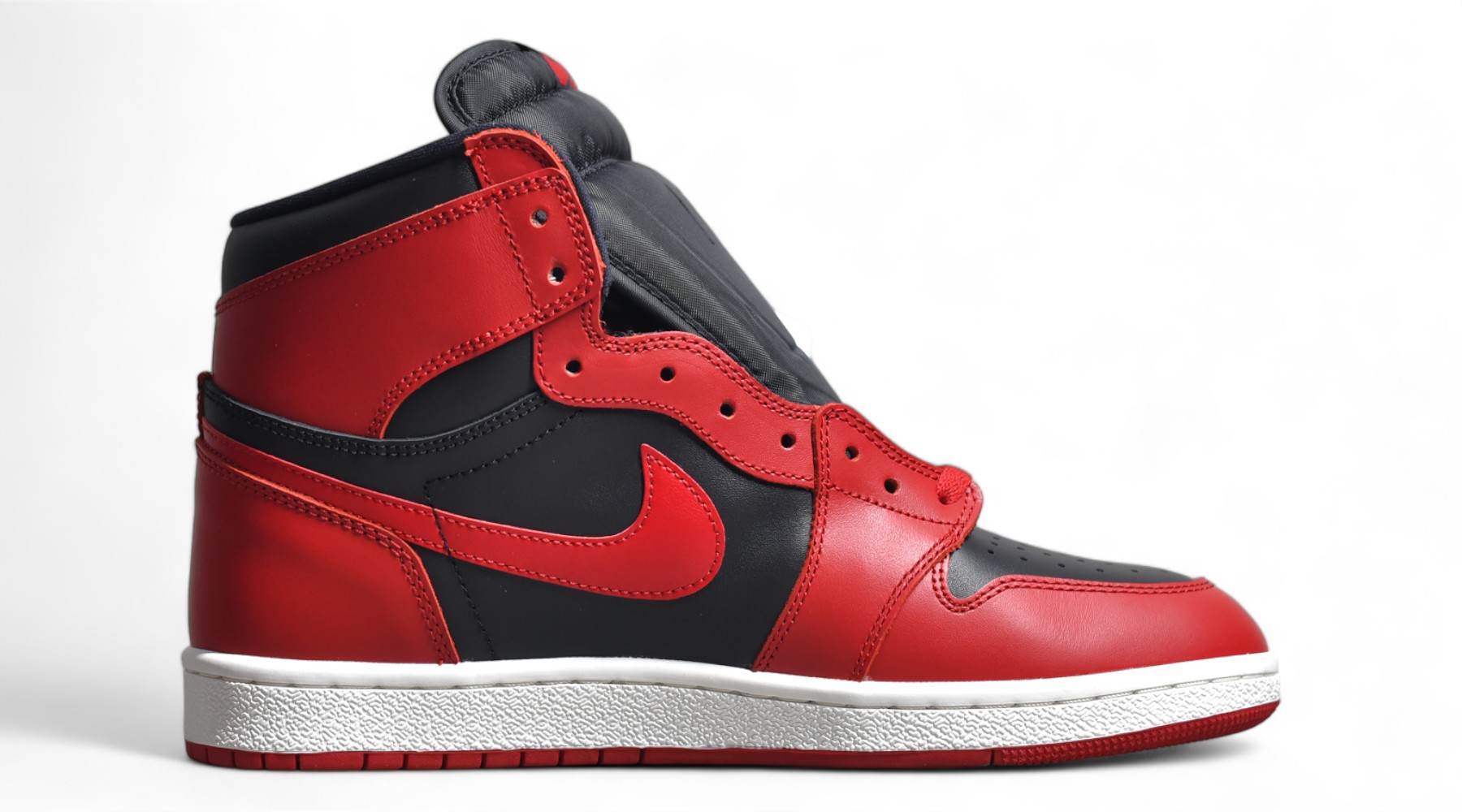 Jordan 1 Retro Low OG ‘Varsity Red’