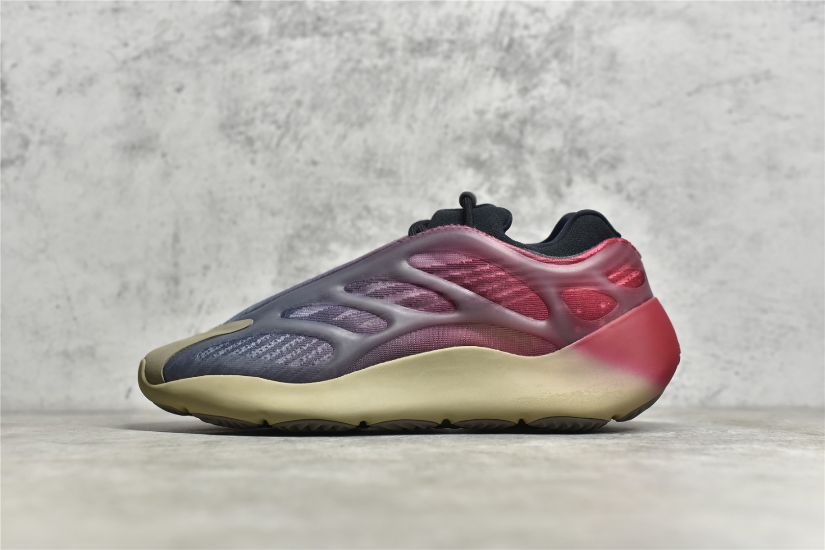 Yeezy 700 V3 Fade Carbon