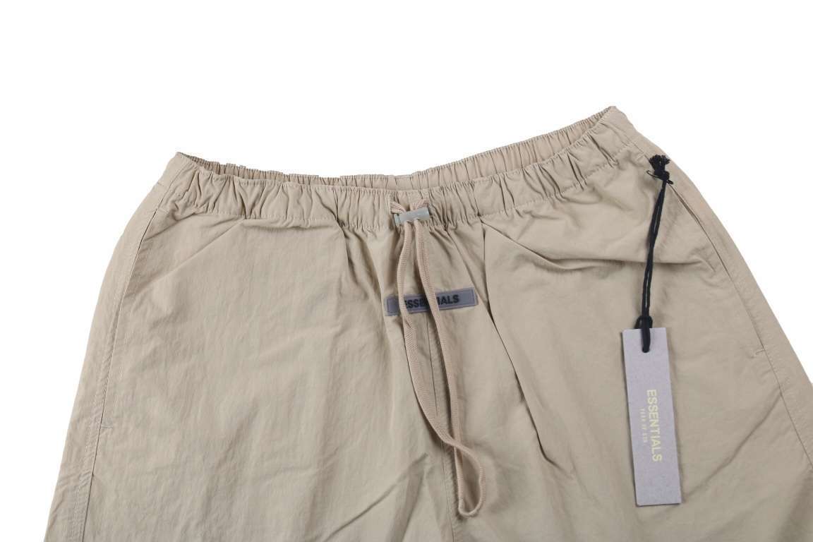 Essentials High Street 3M Reflective Logo Short