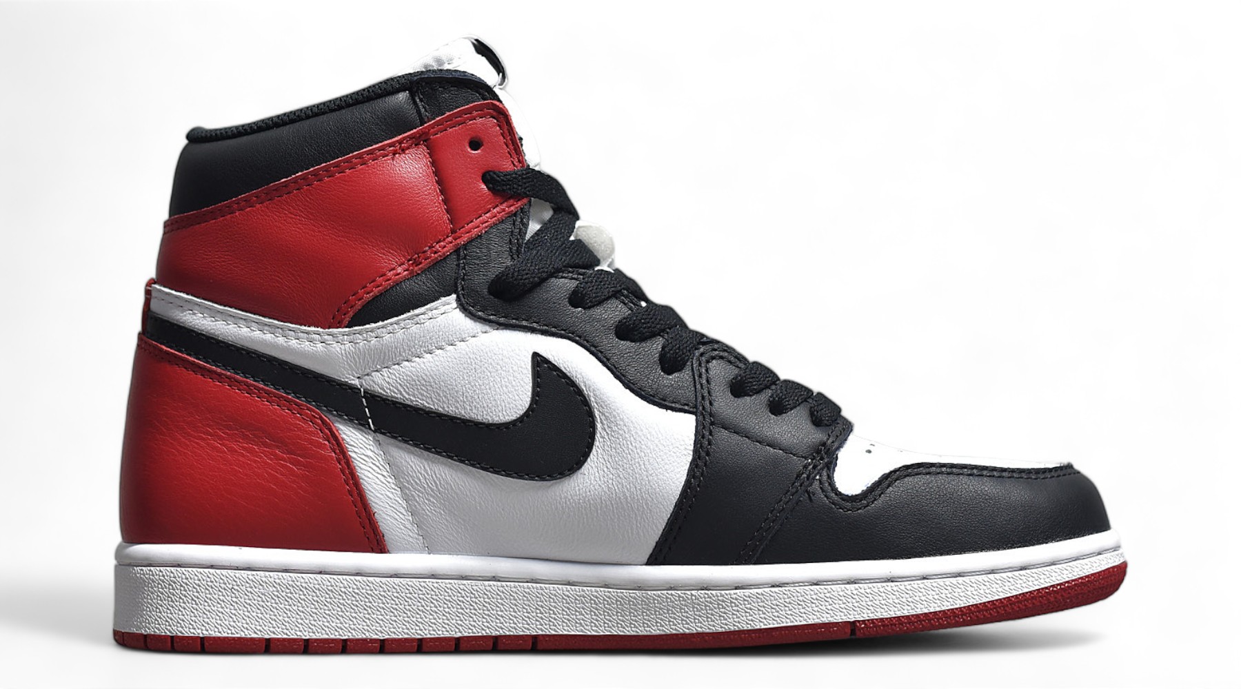 Jordan 1 Retro Low OG ‘Black Toe’ 2023