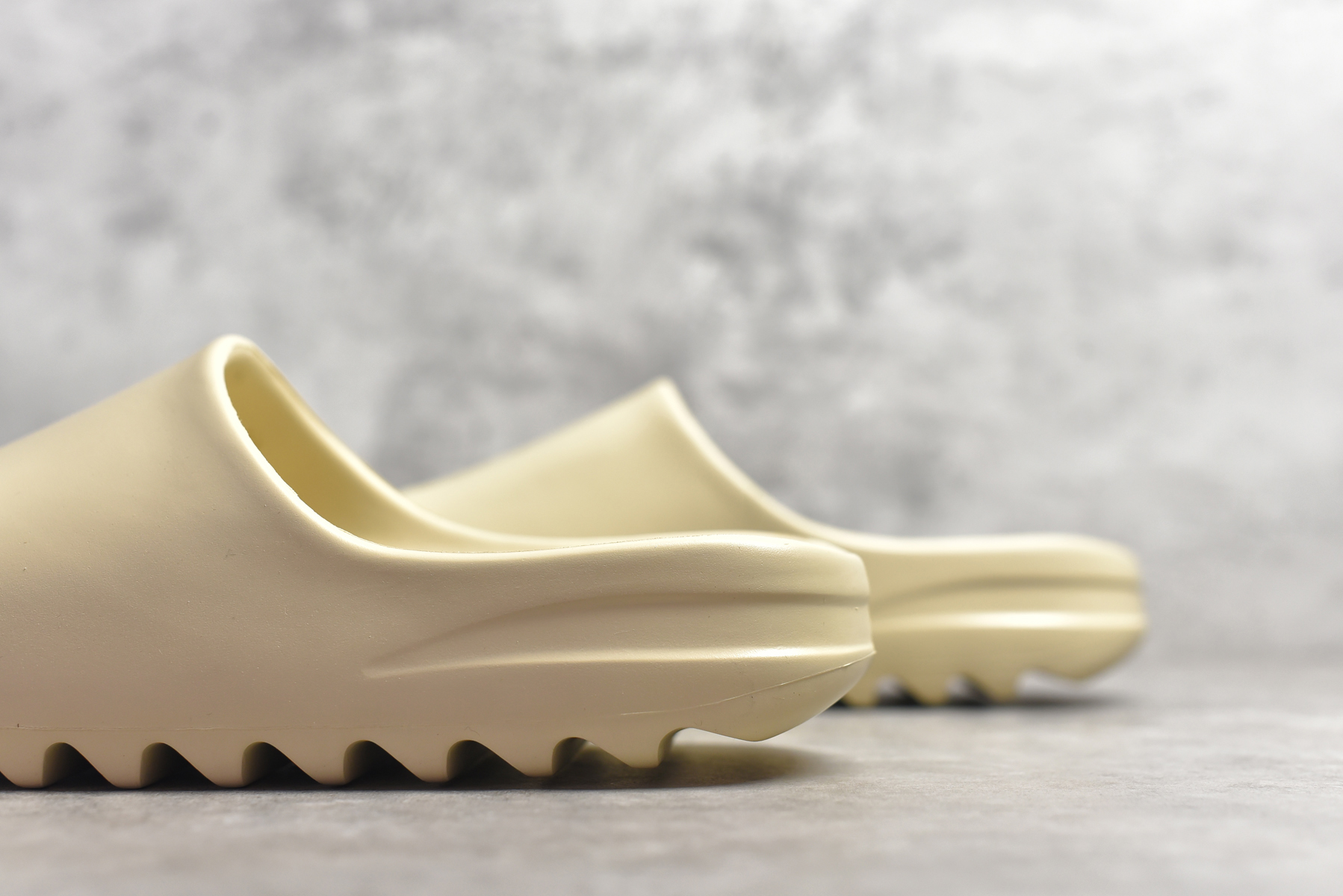 Yeezy Slide Bone (2019)