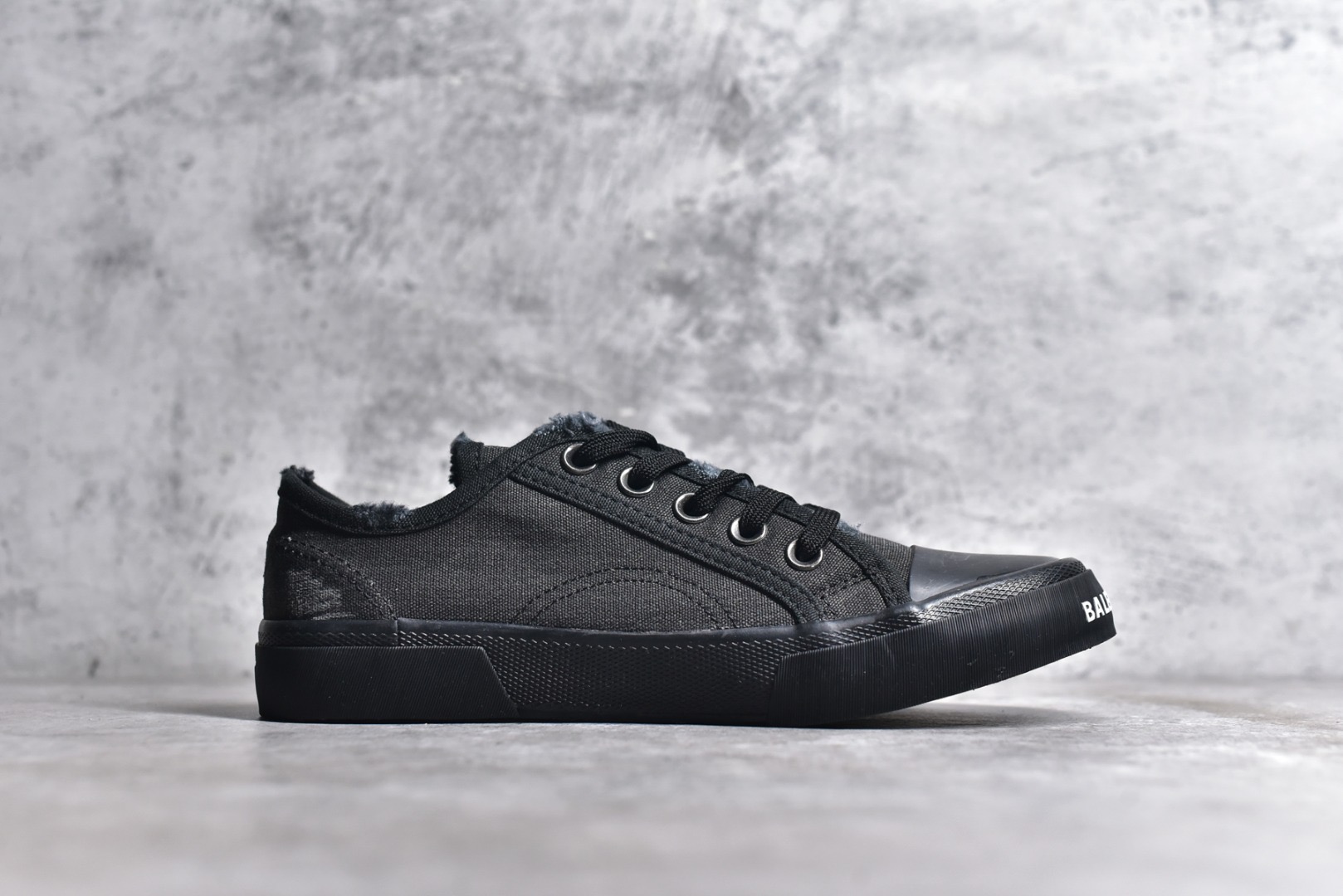Balenciaga Paris Low Top Sneaker In Black