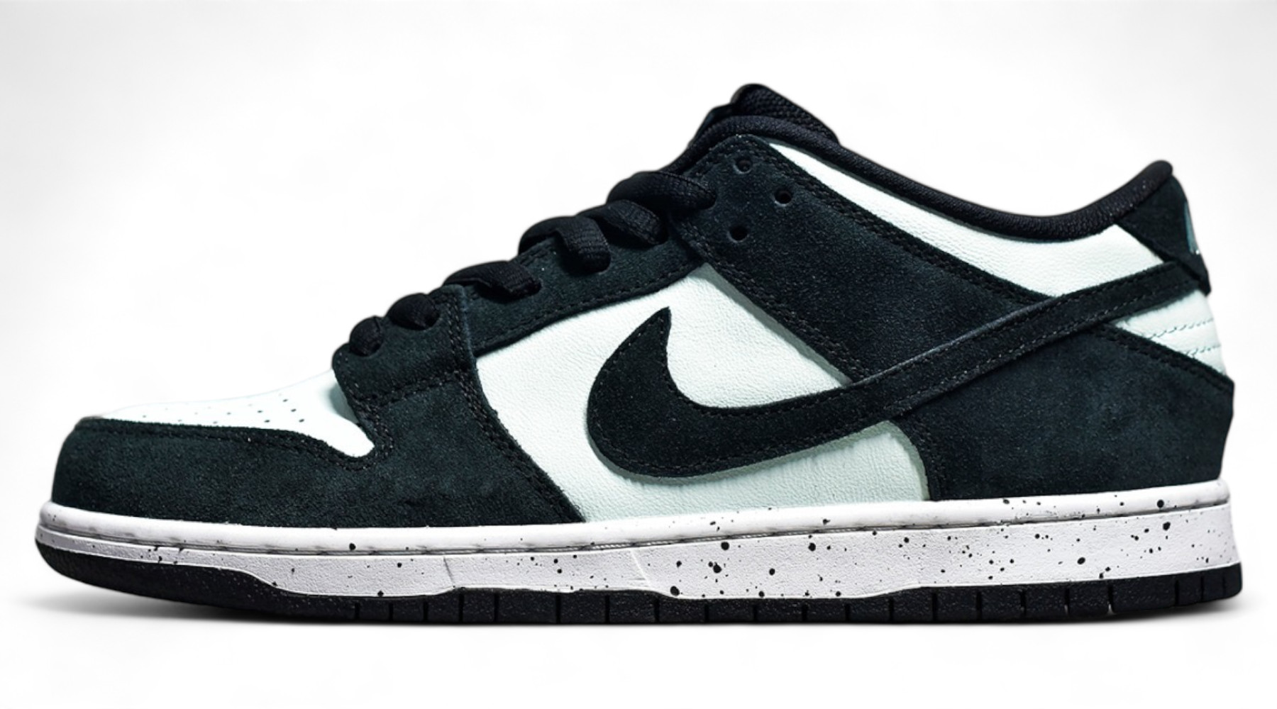 SB Dunk Low Barely Green 854866-003