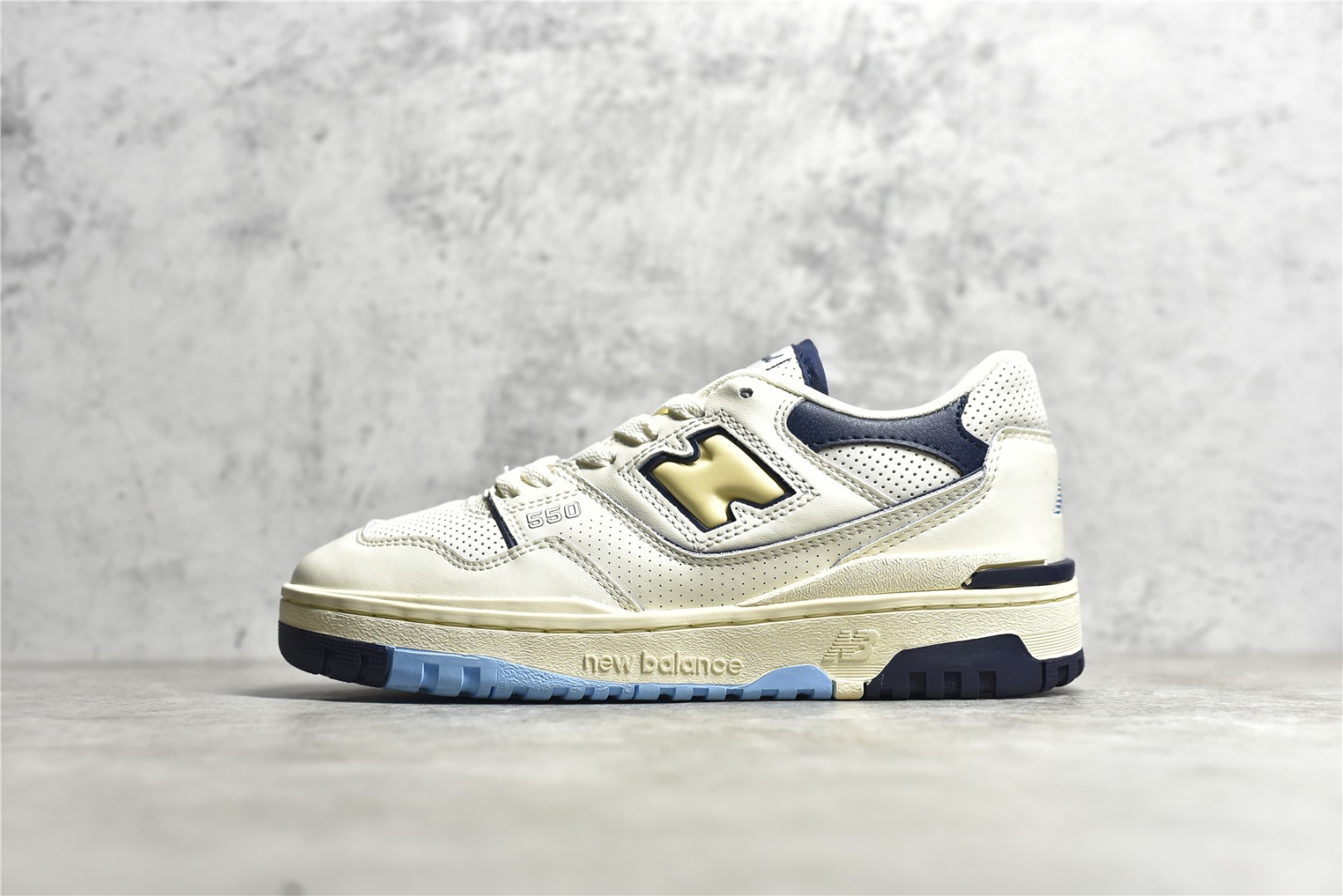 NB BB550 018